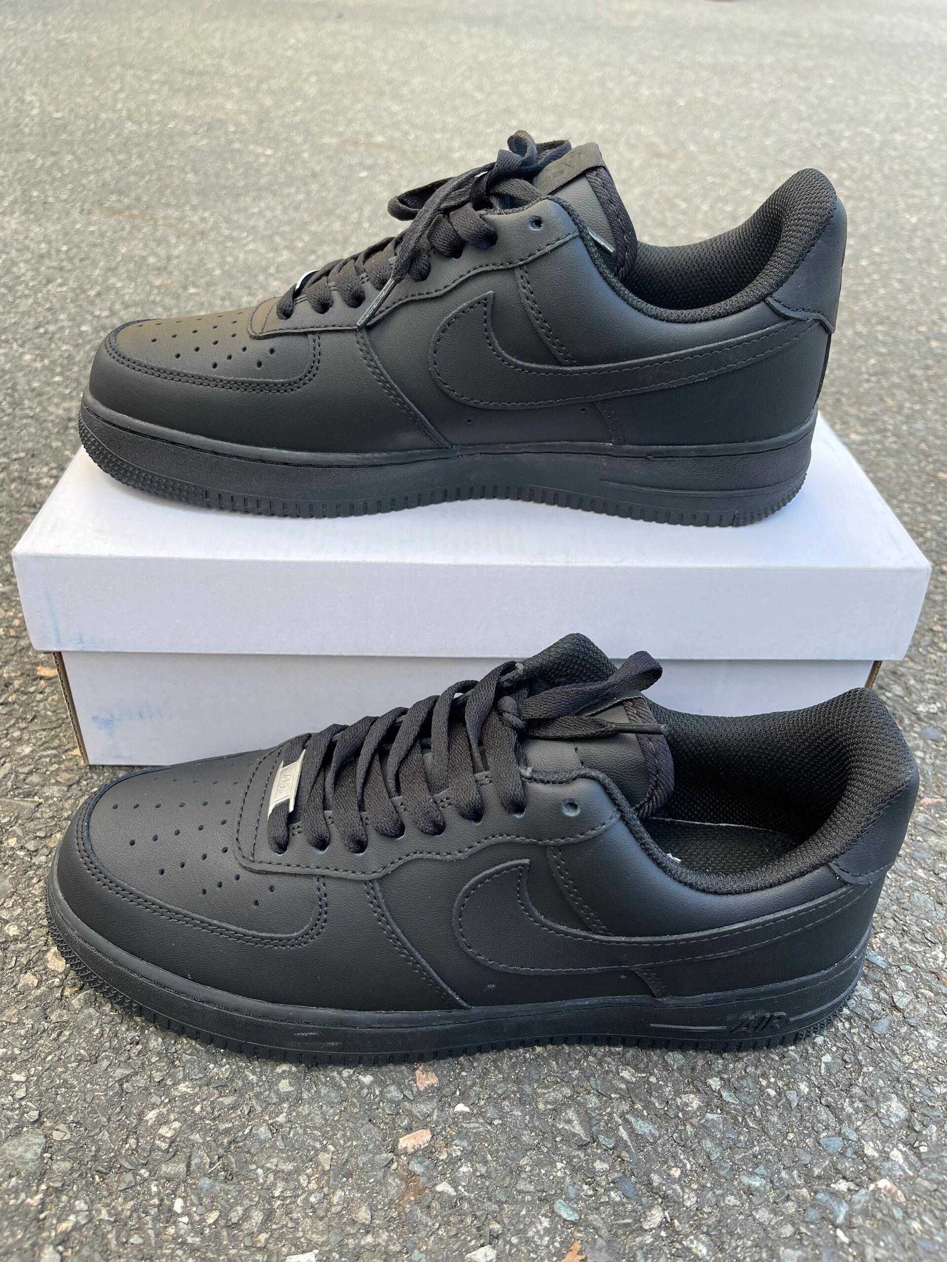 Nike Air Force 1 Low '07 Black Rozmiar 37.5