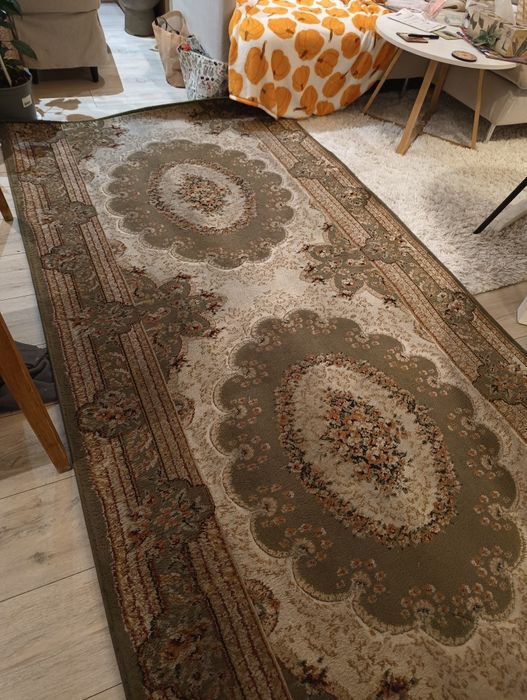 Chodnik szeroki oliwkowy.