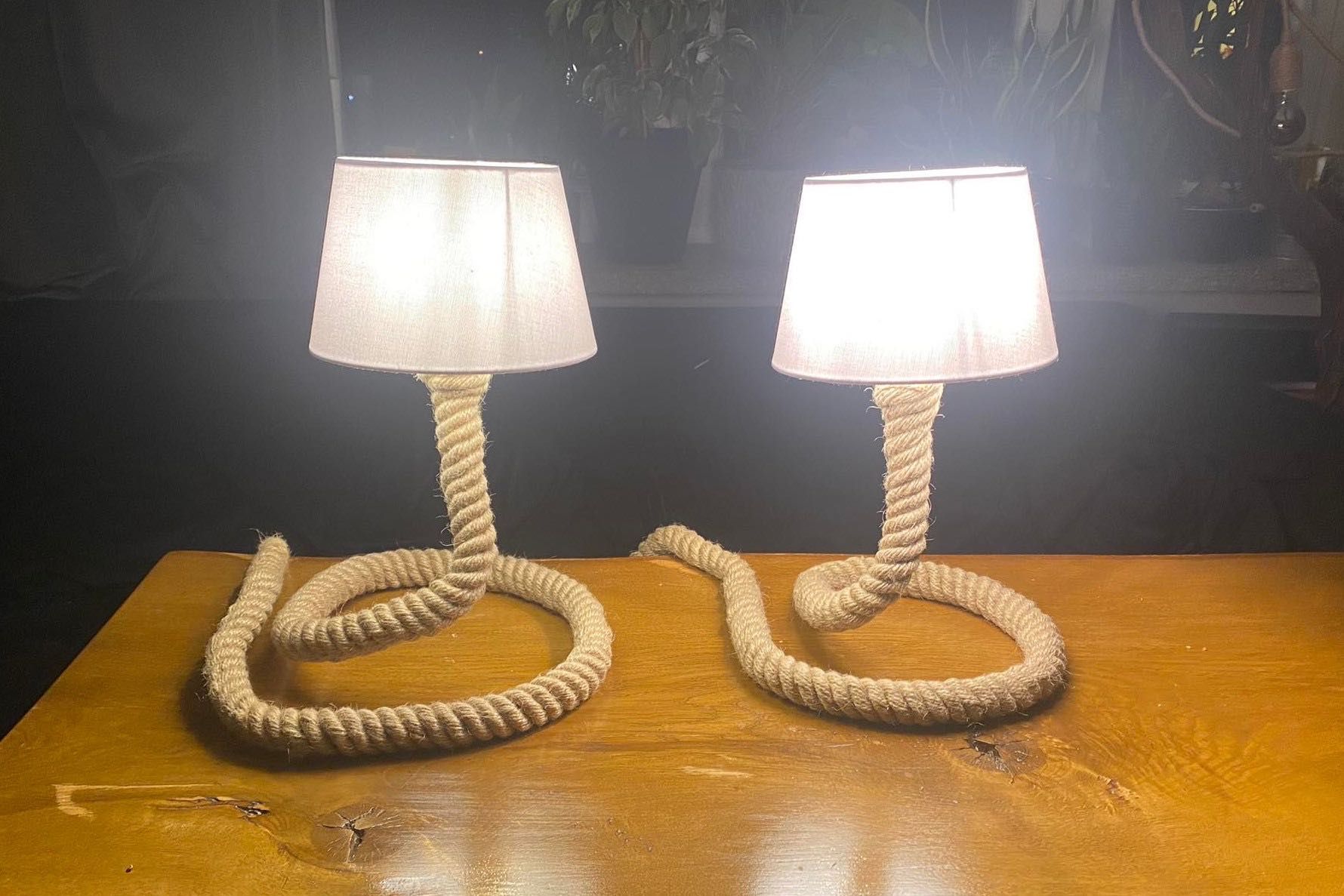 Lampka ręcznie wykonana w stylu rustykalnym