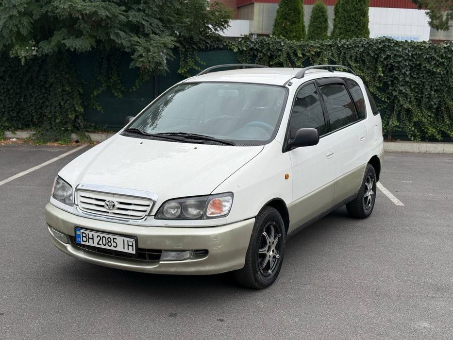 TOYOTA PICNIC 1997 2.0 Бензин Механика 5-ст.