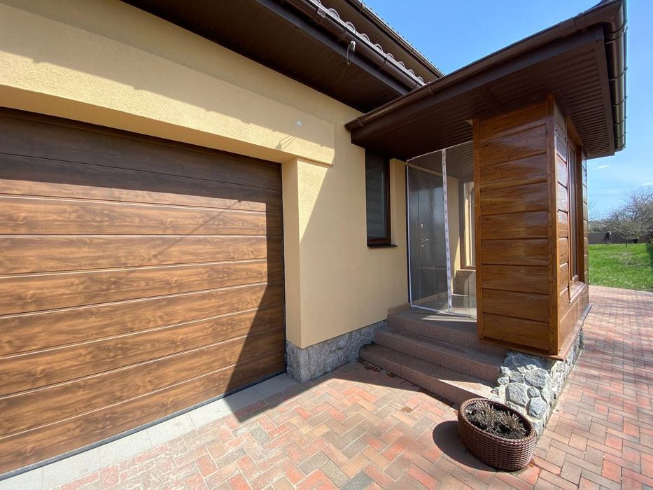 Продам новий 2 поверховий будинок