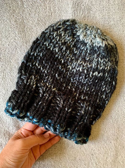 Шапочка вязаная с отверстиями для наушников, р55-57см.