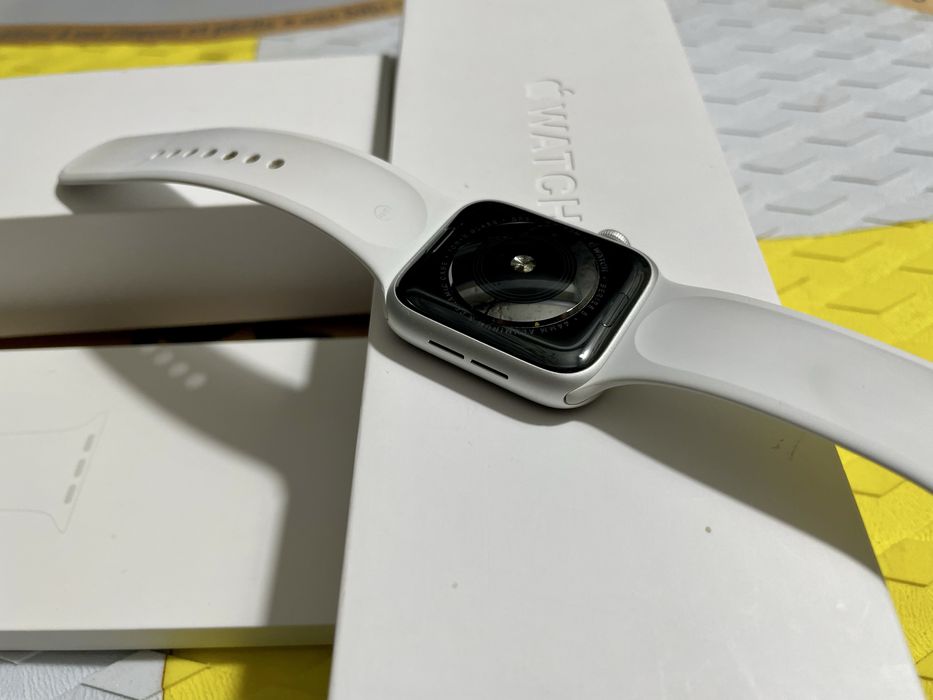 Apple Watch 5 44mm silver
