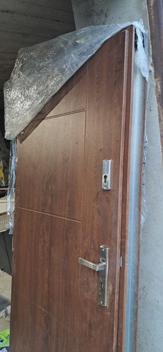 Drzwi wejściowe 80cm powystawowe