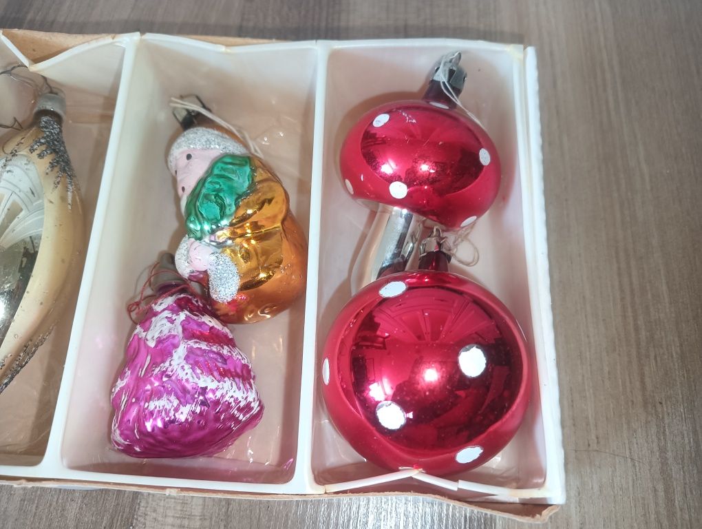 Bombki PRL grzybki, mikołaje