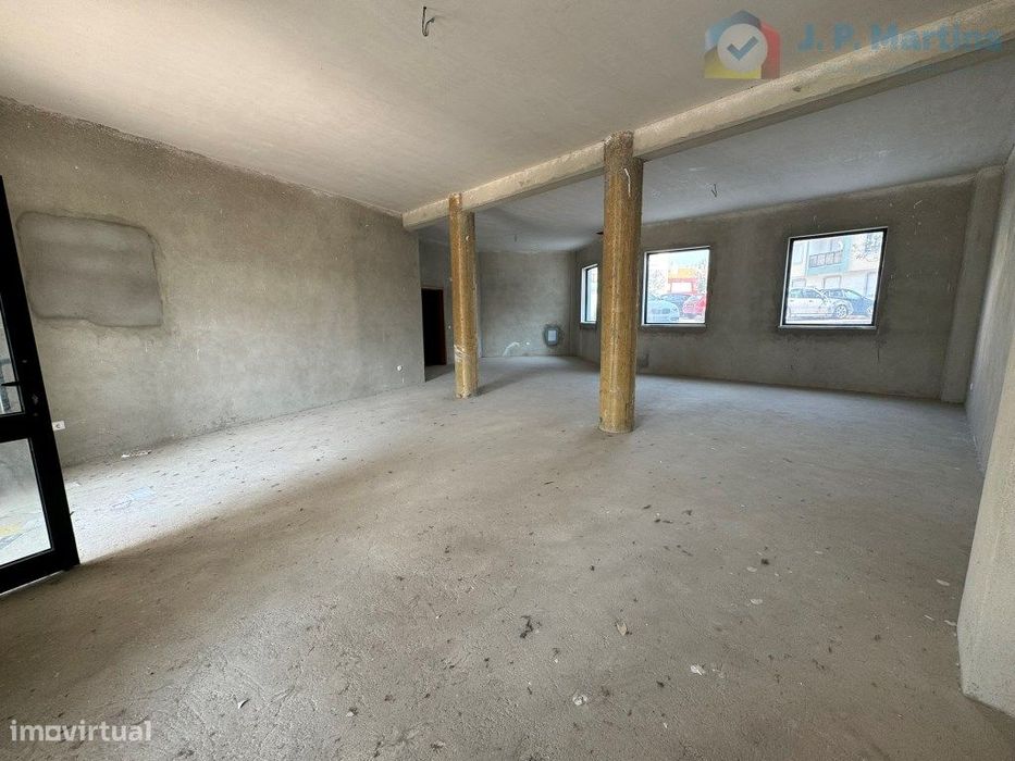 Loja para comércio e serviços - Urbanização Vila Rosa, Alhos Vedros