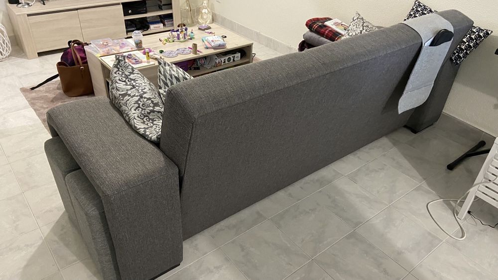 Sofa Conforama cinza 3 lugares