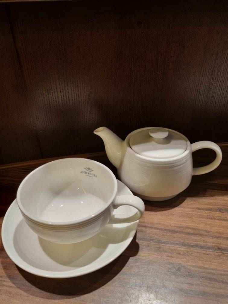 Filiżanka z czajniczkiem Ahmad Tea 2 kpl