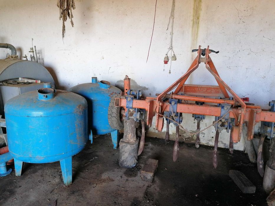 Vendo  pulveridor 600l e bateria  de pulverizador filtragem