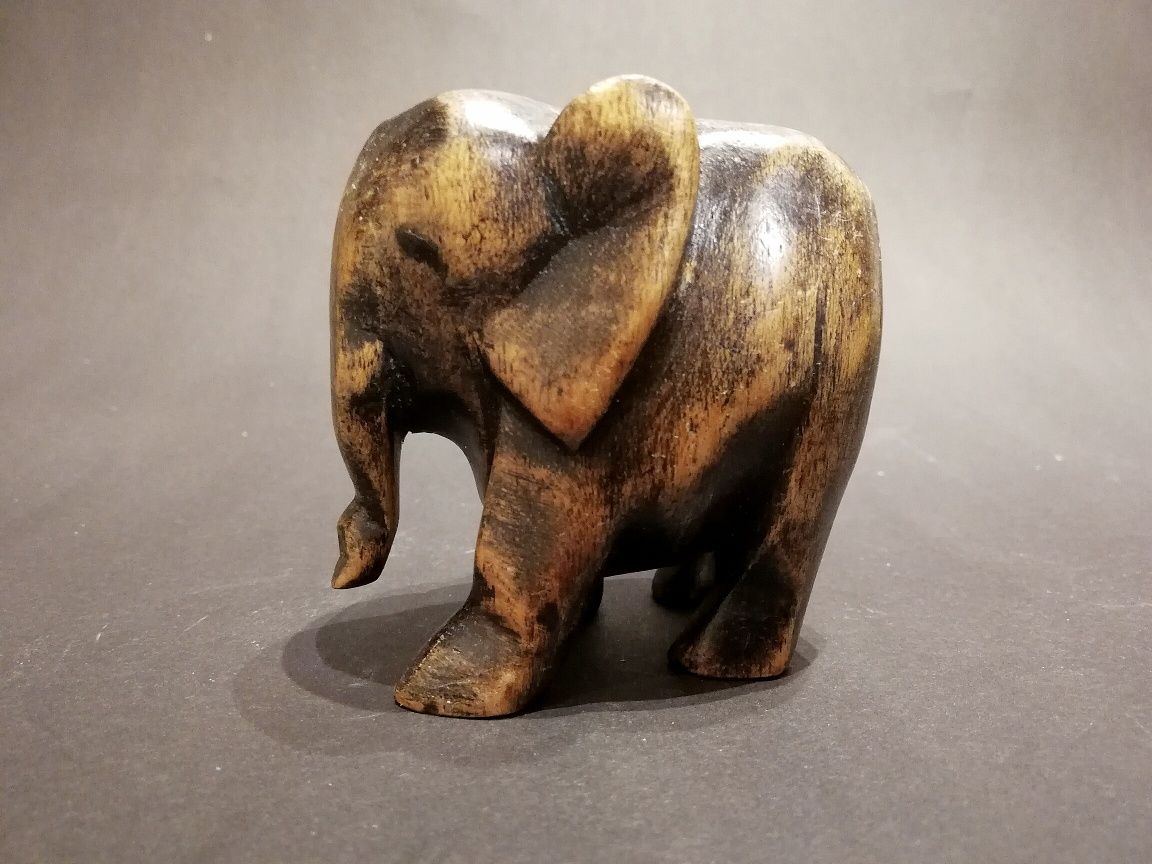 Drewniany słoń, figurka