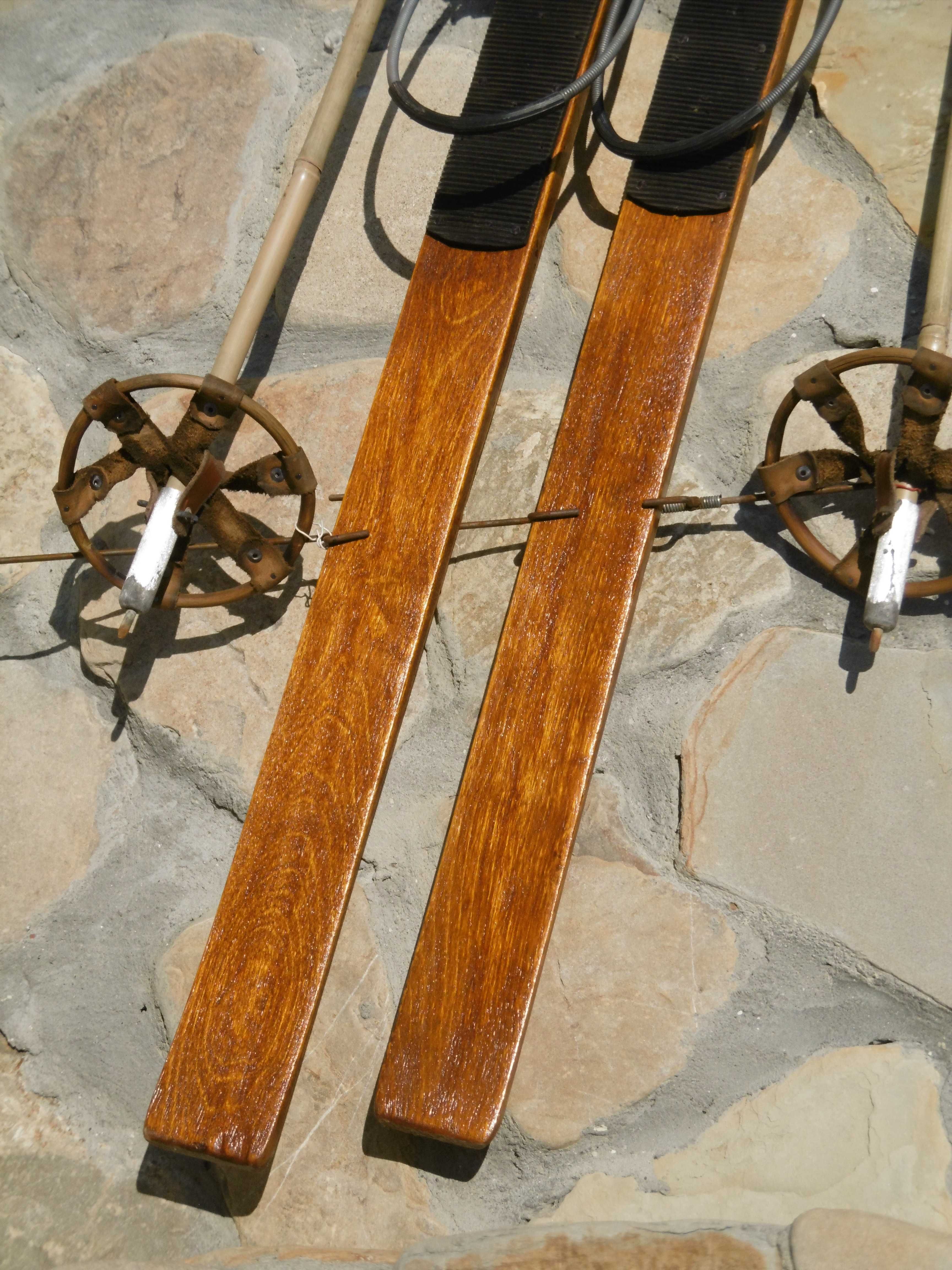 Stare drewniane narty dziecięce 138 cm + kijki
