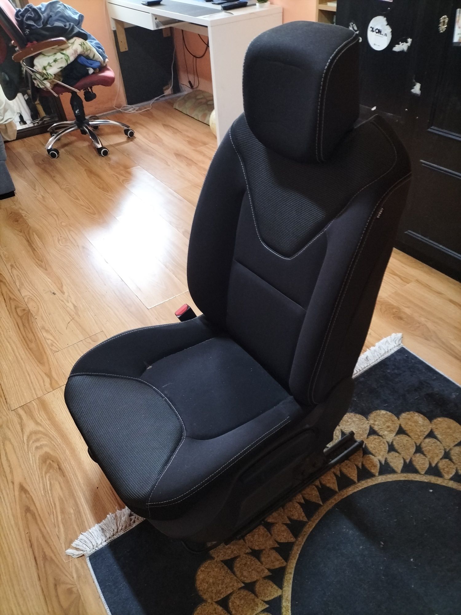 Fotel do Reno Clio