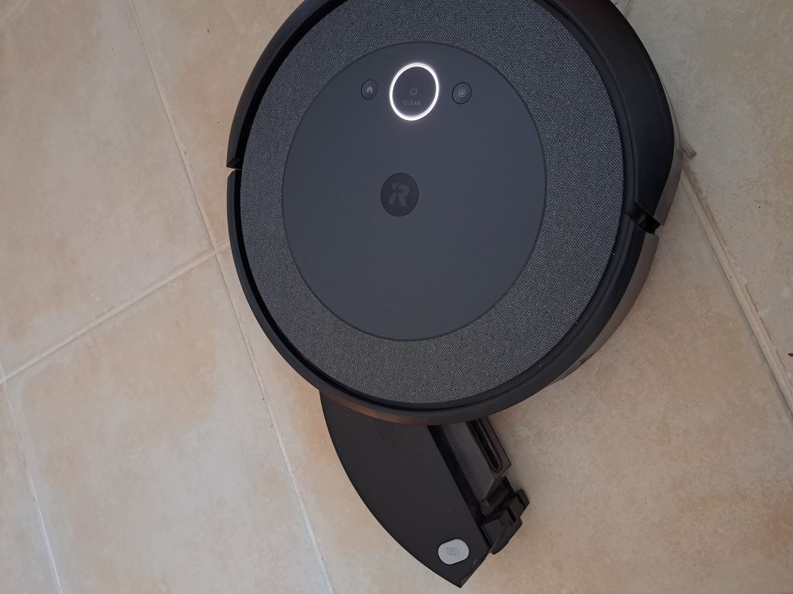 Aspirador IROBOT Roomba