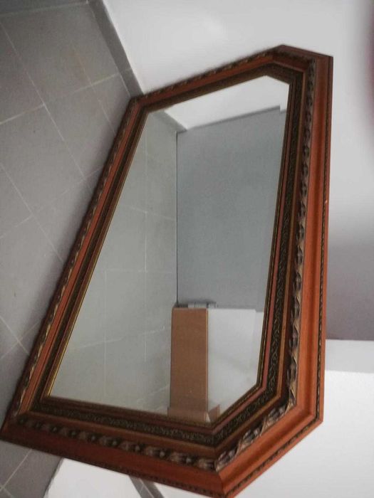 Espelho rústico em madeira maciça