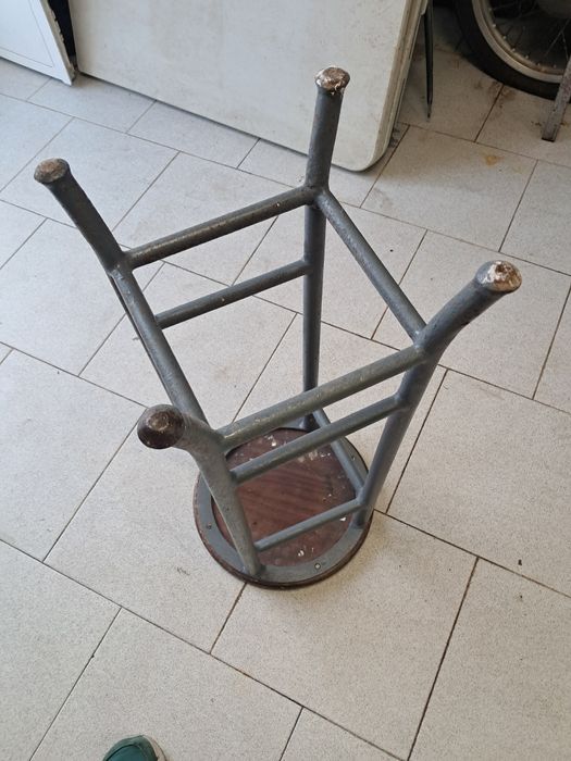 Banco alto antigo vintage alto