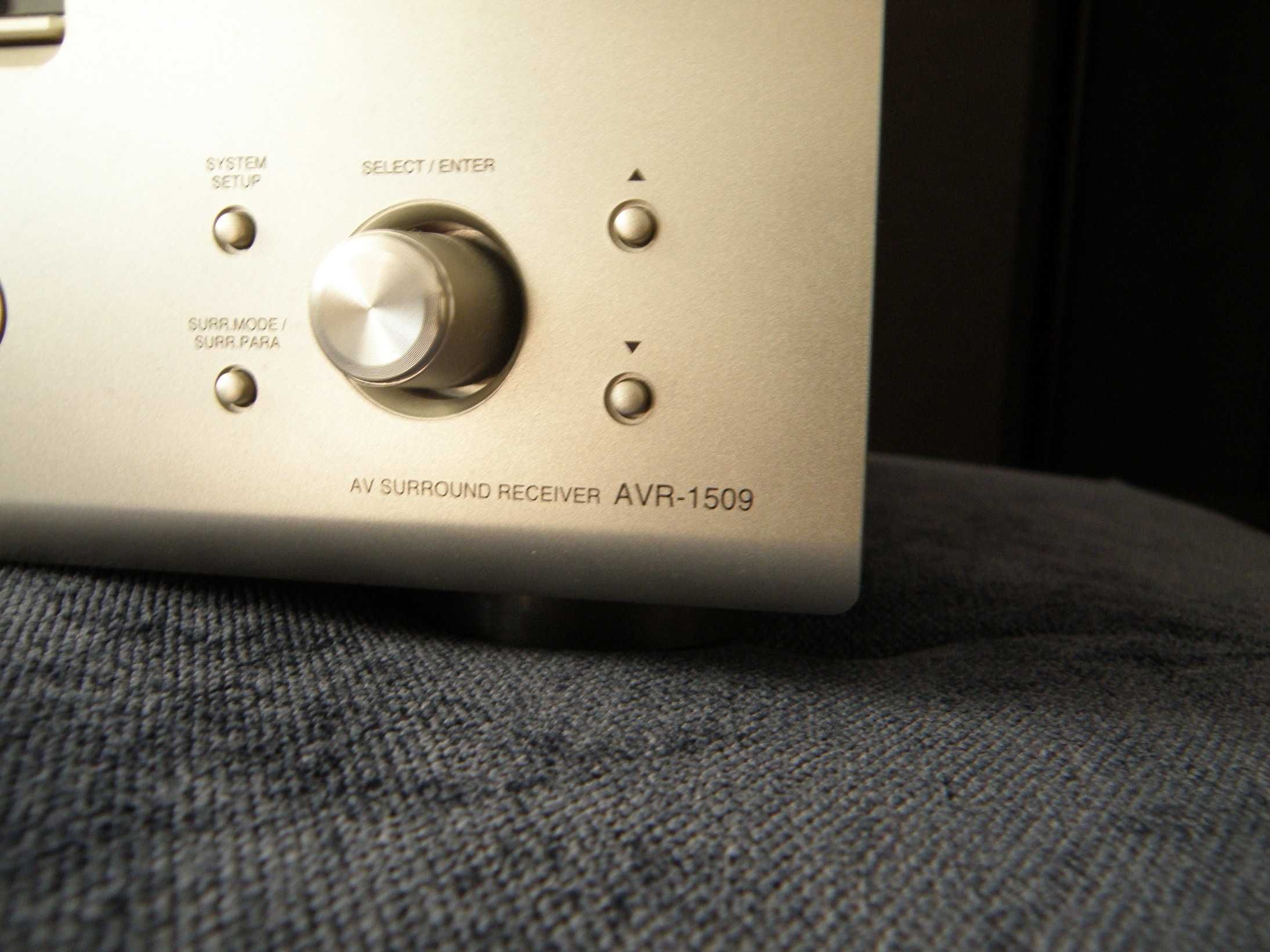 Denon
AVR-1509 amplituner