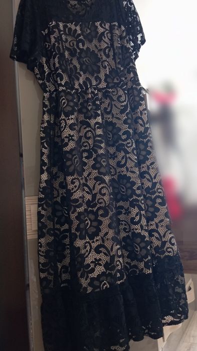 Sukienka wieczorowa koronkowa czarna