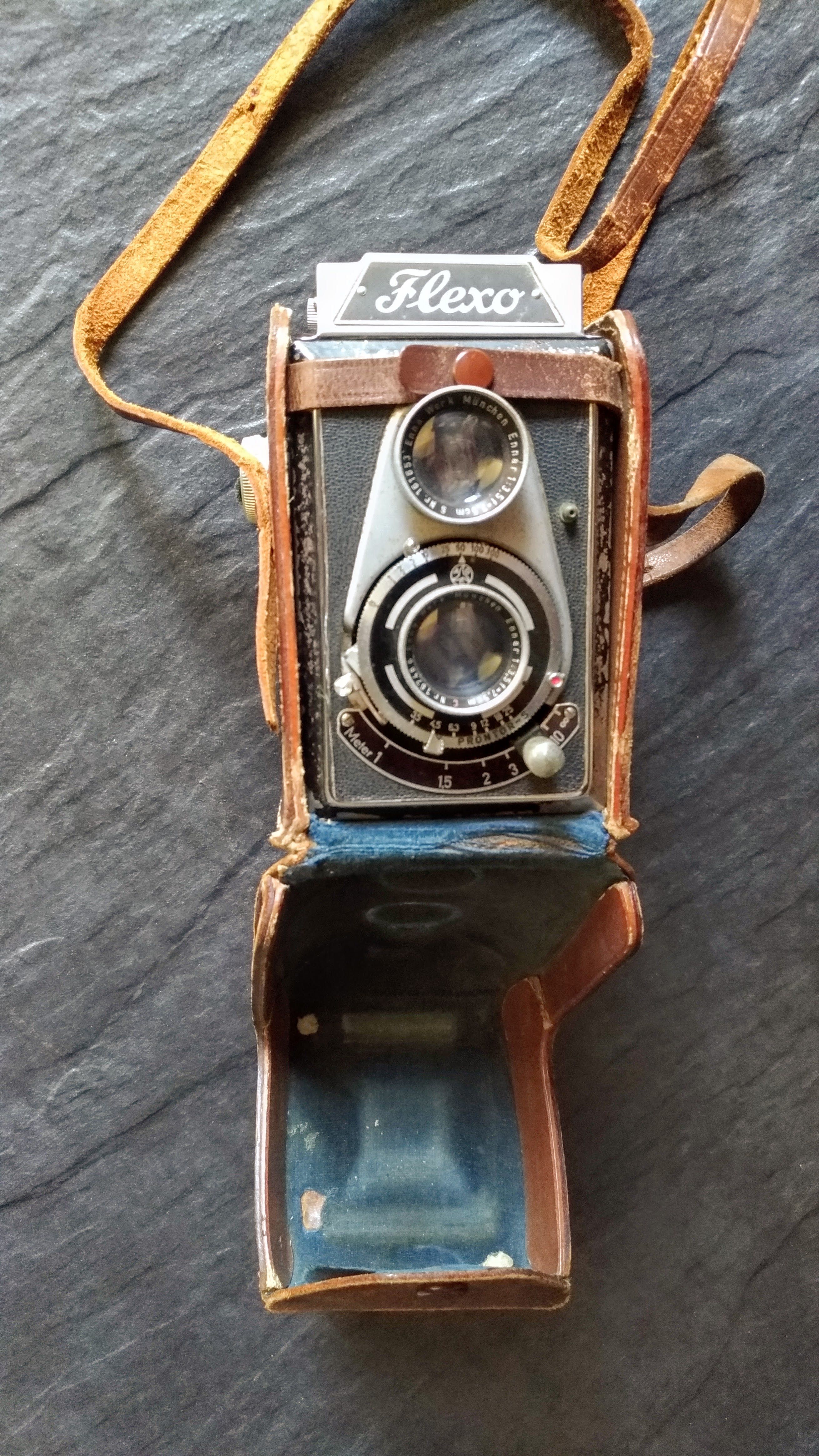 Máquina fotográfica antiga Lipca Flexo