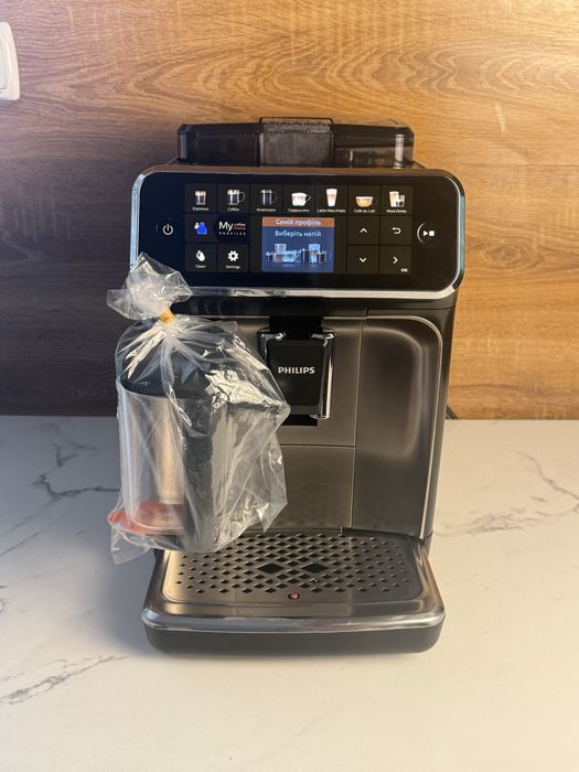 Кавоварка Philips LatteGo Series 5400 Кавомашина !