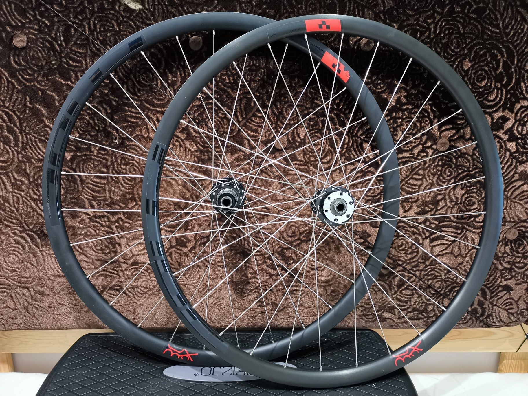 Koła CUBE XC08 ALEXRIMS szosa gravel 700c osie 12x100 i 12x142