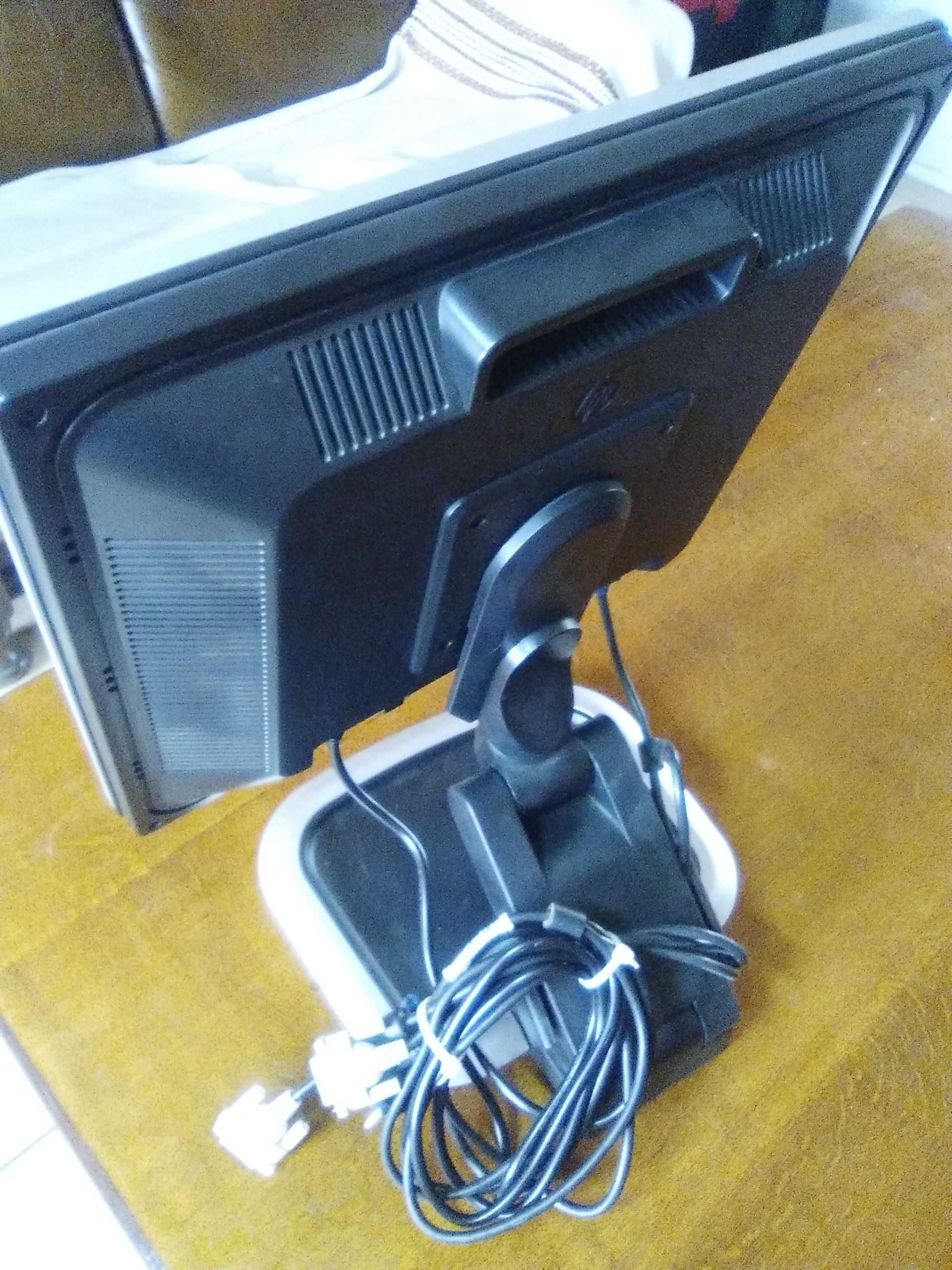 Monitor HP 19 cali