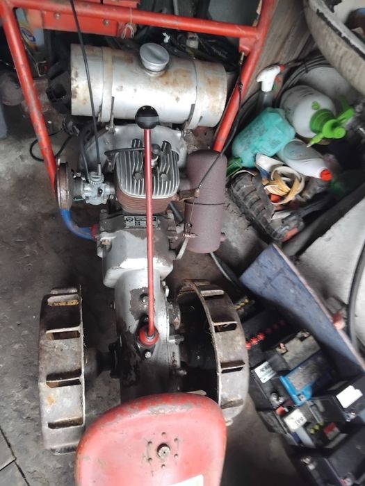 Traktorek jednoosiowy dzik ciągniczek Peform Rotax 2t