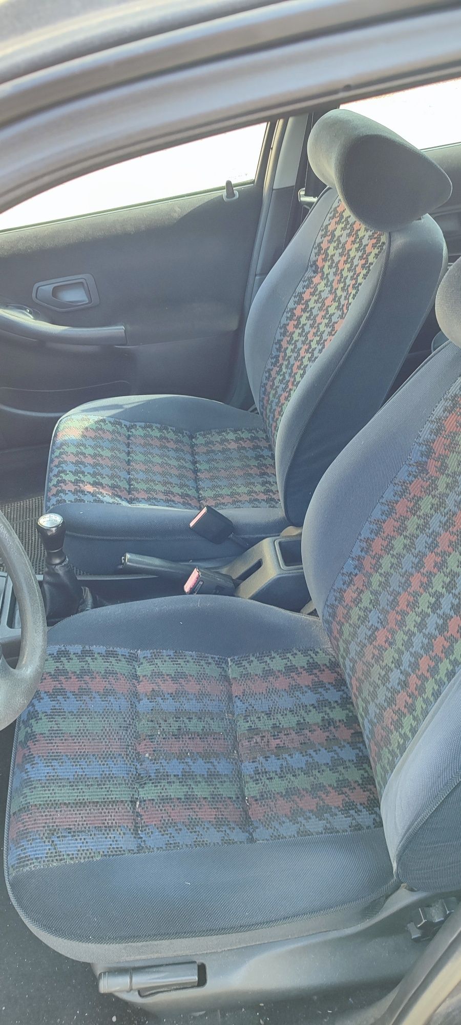 Peugeot 306 a gasolina/GPL
Carro a funcionar mas com alguns afazeres a