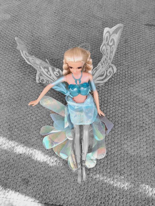 Boneca Barbie usada como nova