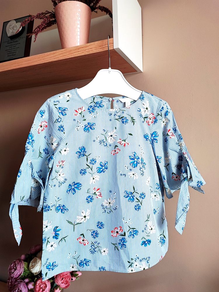 Piękna elegancka bluzka w niebieskie paski i kwiaty H&M r. 34