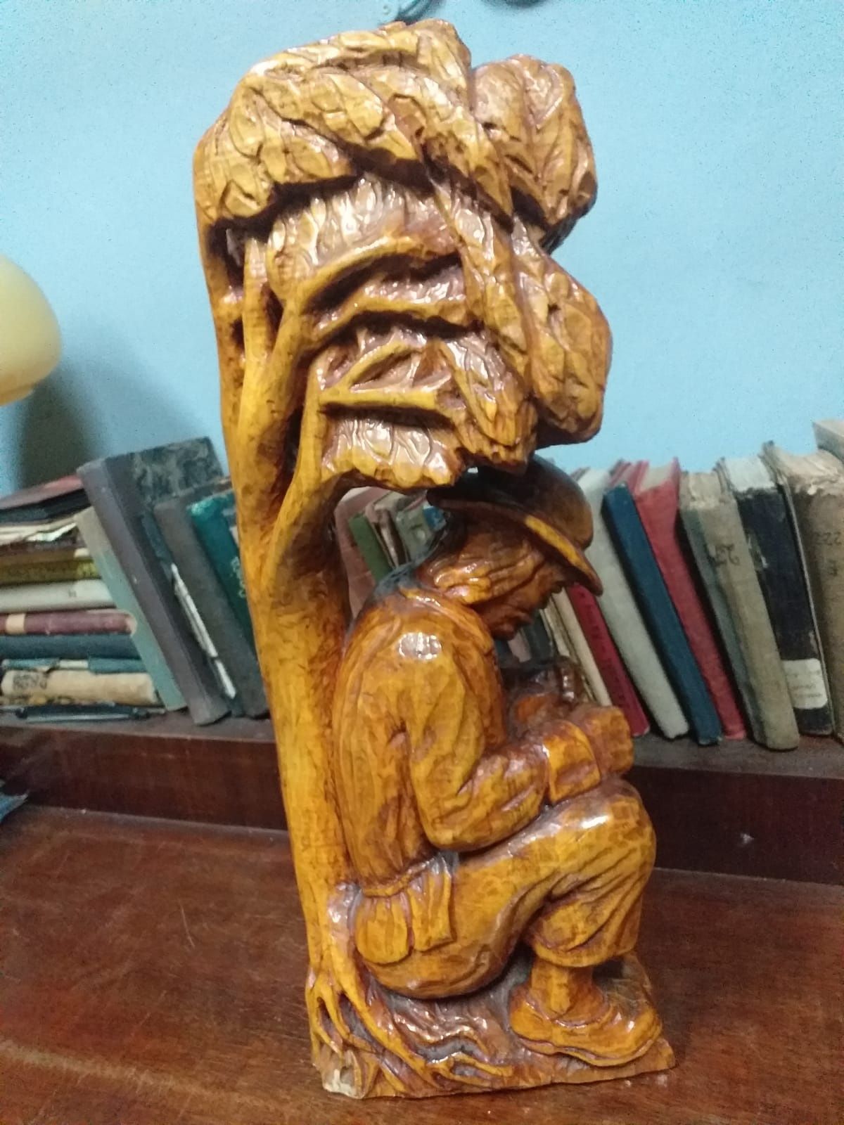 Stara rzeźba z drewna