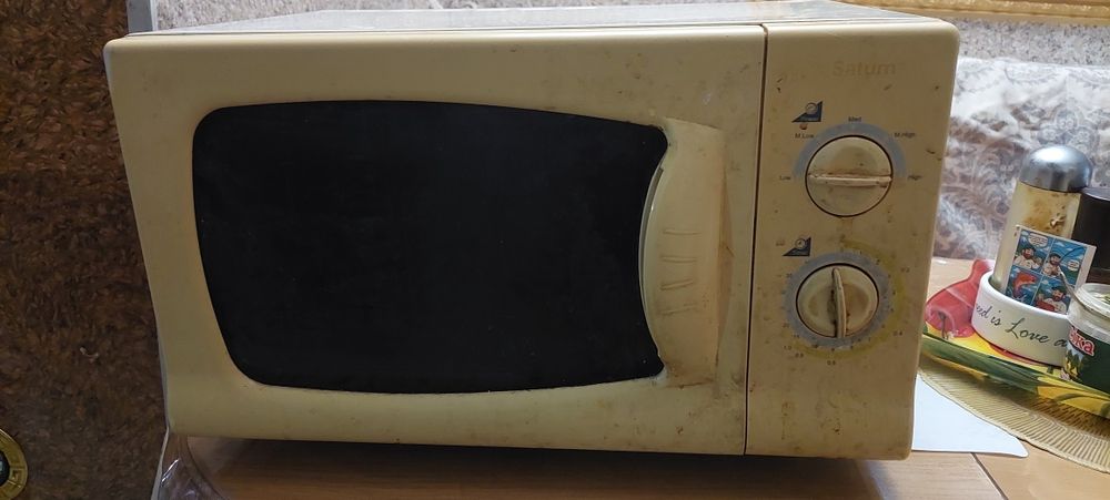 Микроволновка Saturn  СТ-1170 нерабочая