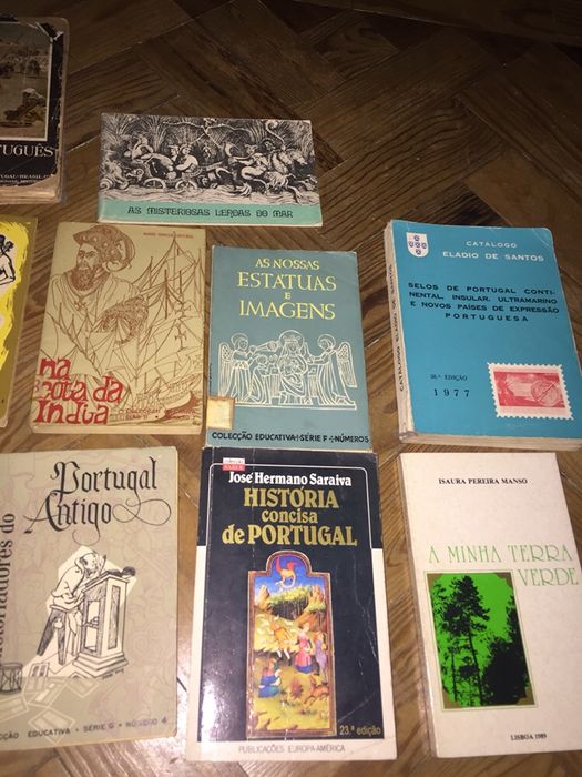 Livros antigos pequenos de Portugal