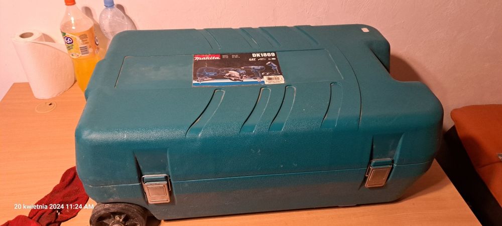 Skrzyńka  na narzędzia  80c.x50c. Makita