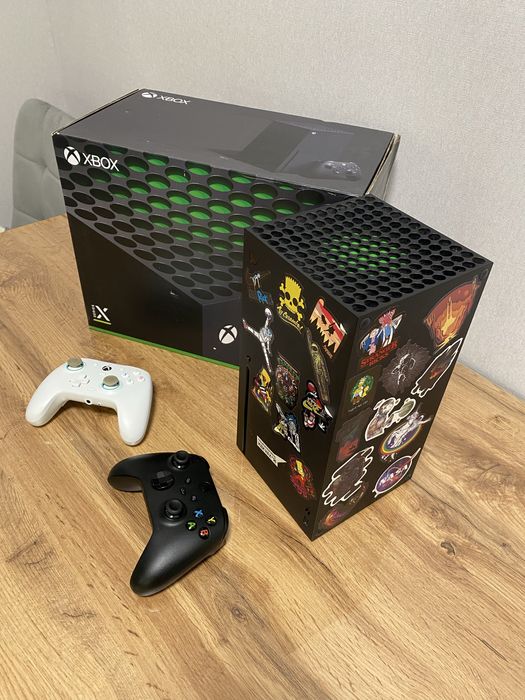 Продам свій Xbox series x з коробкою