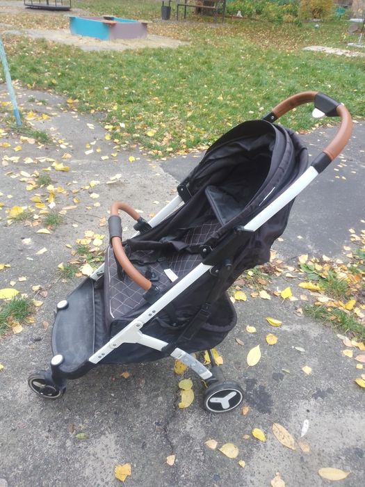 Продам дитячу прогулочну коляску.