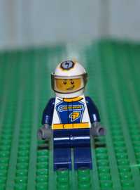 F0237. Figurka LEGO Town - cty0749 Dragster Race Car Driver, GEAR Logo