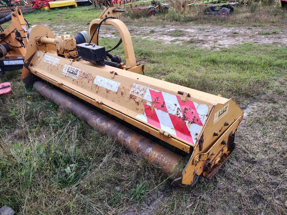 Mulczowanie kukurydzy poplonów kruszenie mulczer bijakowy rizdrabniacz