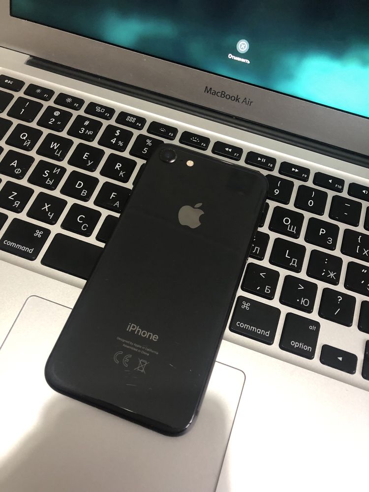 iPhone 8 64gb black