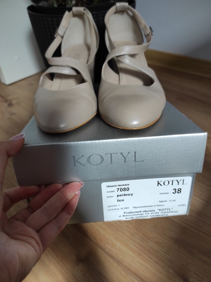 Buty Kotyl, perła lico, buty ślubne