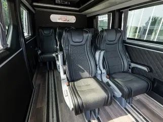 Wynajem busa 9-os VIP