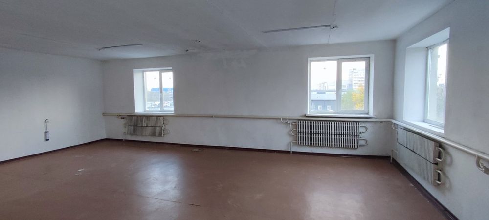 Продам административно - производственное здание 3 этажа на Морозова