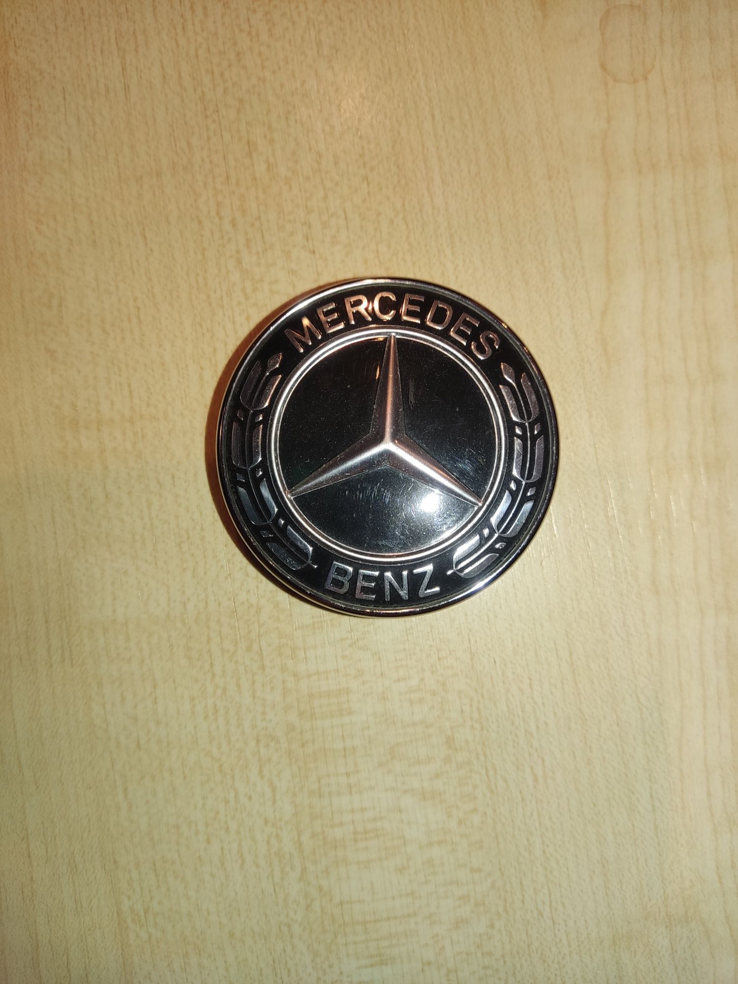 Znaczek  logo Mercedes w245