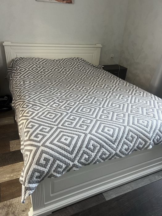 Двоспальне ліжко з підйомним механізмом та матрацом