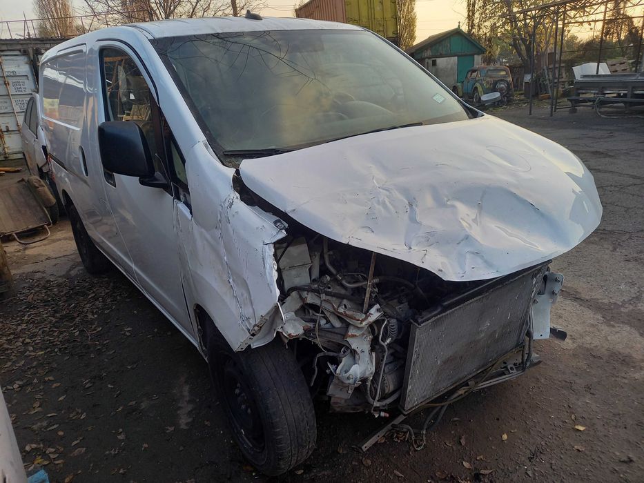 Микроавтобус грузовой Nissan NV 200