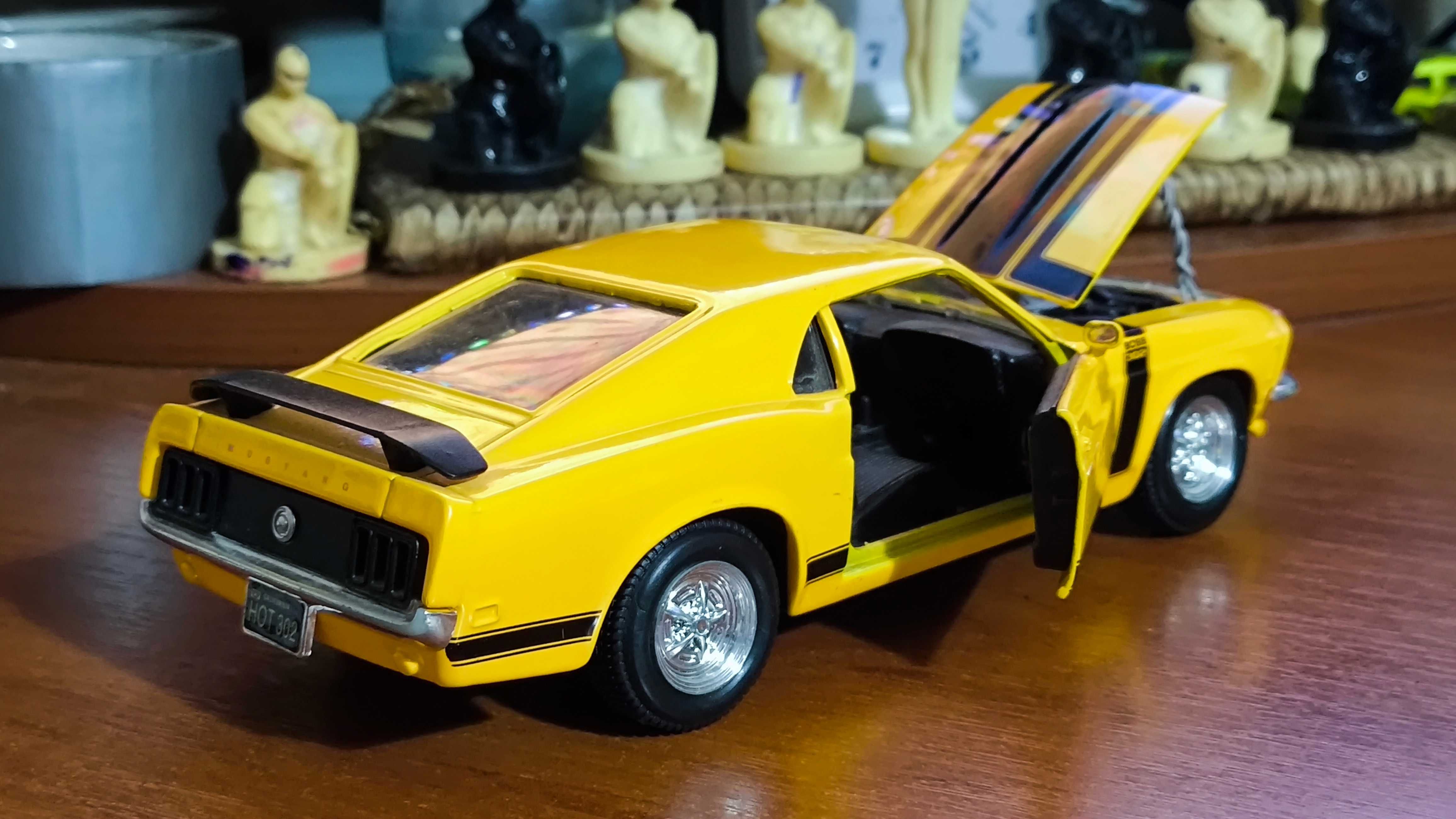 Машинка Ford Mustang Boss 302 1970 1/24 Maisto