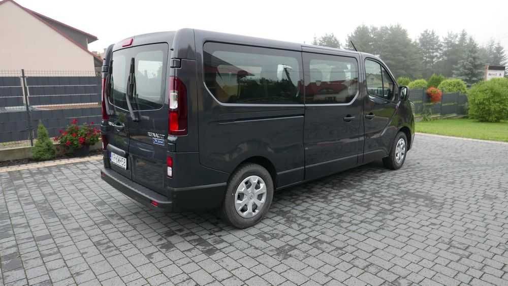 Wynajem busów 9 osób, wypożyczalnia dostawczych samochodów Renault