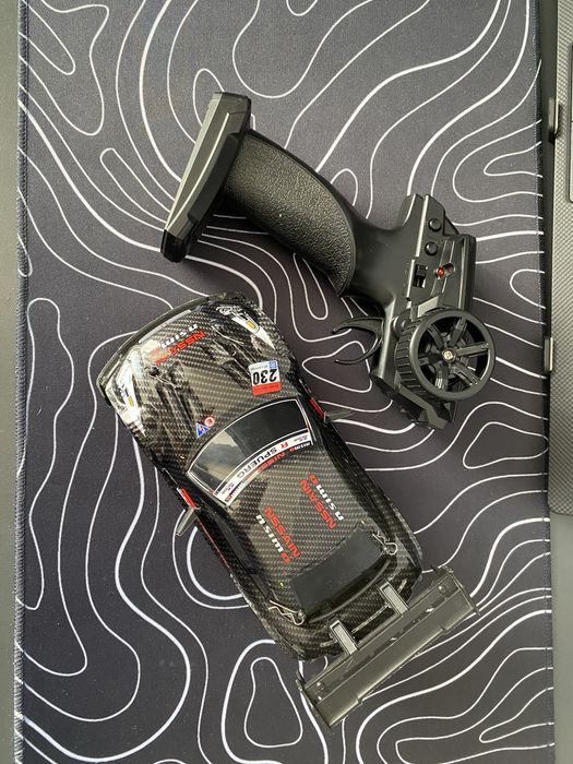 Радиоуправляемая дрифт-машинка Nissan GT-R 1:24, 2.4G