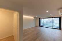 Apartamento T3 NOVO e PRONTO A HABITAR próximo ao Arrábida Shopping