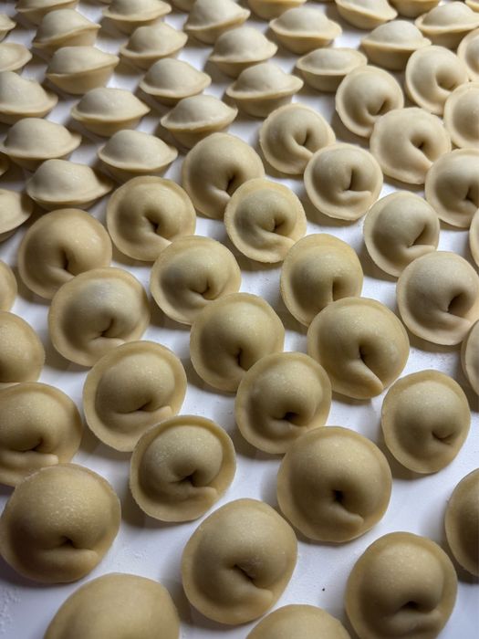 Домашні напівфабрикати сирники вареники пельмені