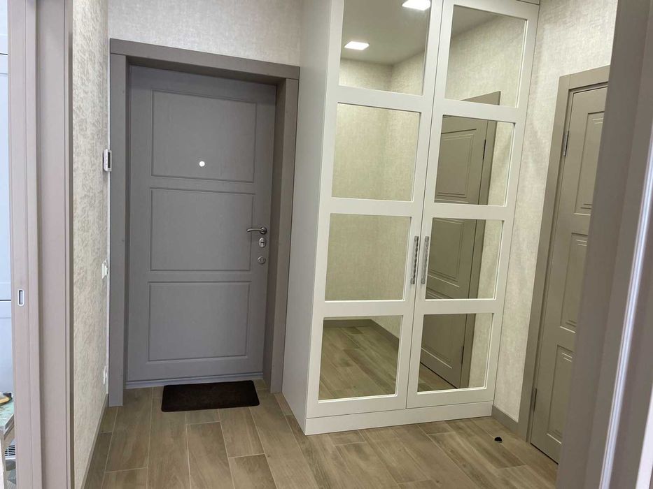 Оренда 2-х кім.  Олександра Олеся 4  Варшавськ квартал .Без комісіі